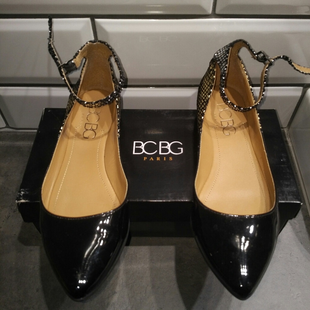 BCBG Paris Black / Metallic Flats